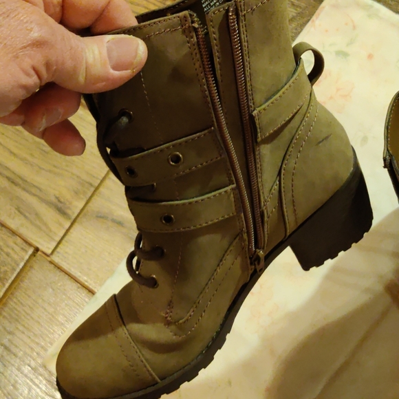 Report Brand Women's Boots - Picture 2 of 7